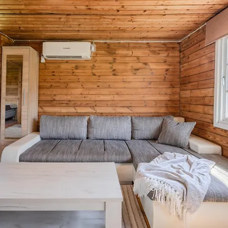 Papli Suvemajake * Haapsalu